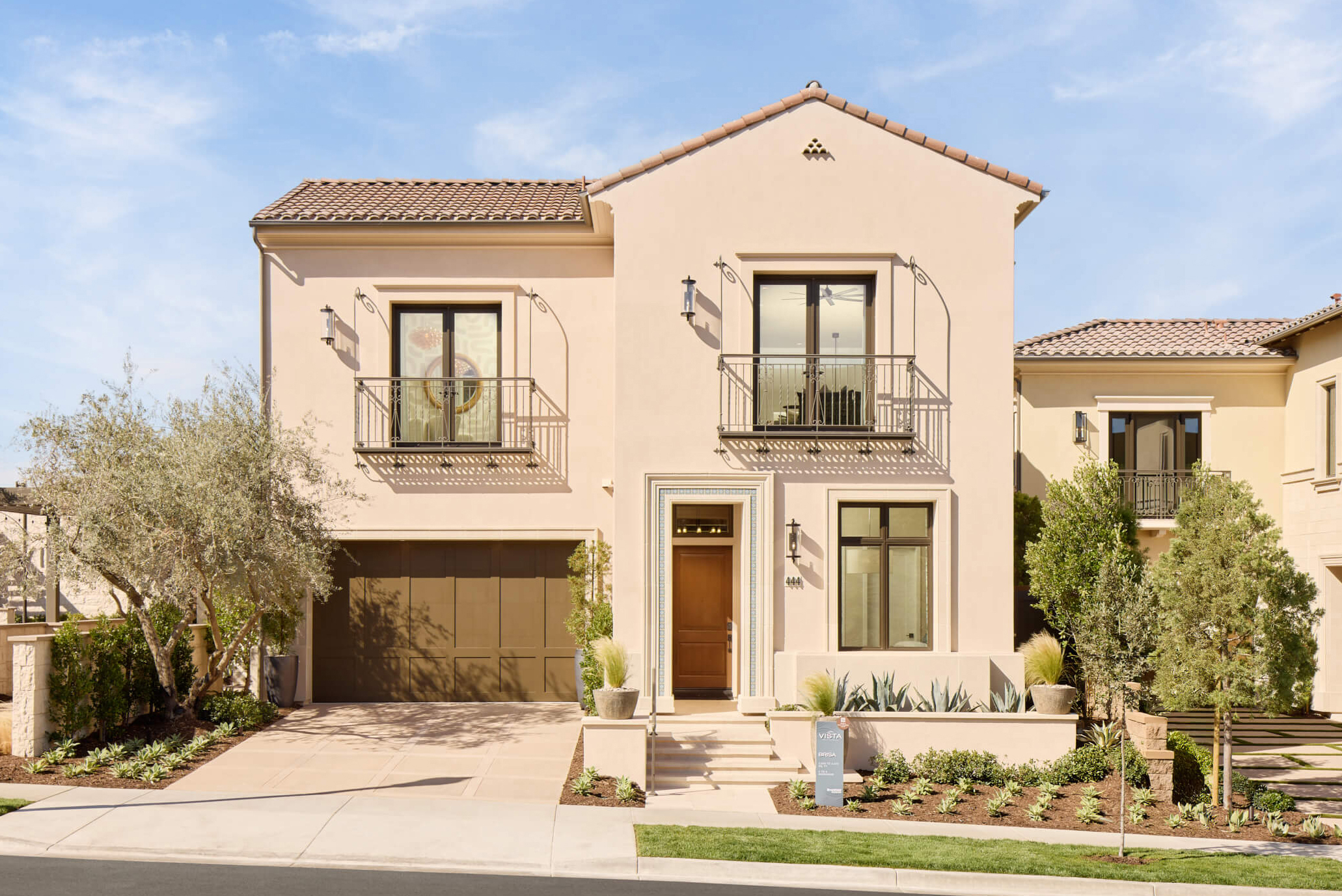 Exterior Home Front Brisa