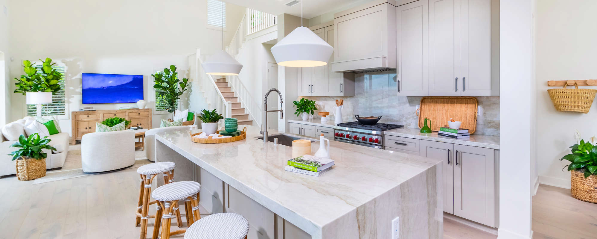 Kitchen (another angle)